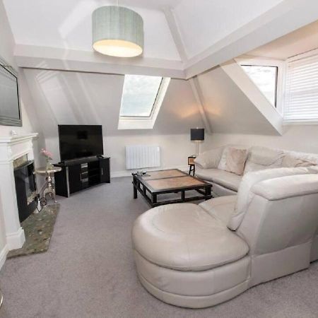 Sandmartin - Top Floor 3-Bed Apartment Sea Views & Parking Scarborough Exteriér fotografie