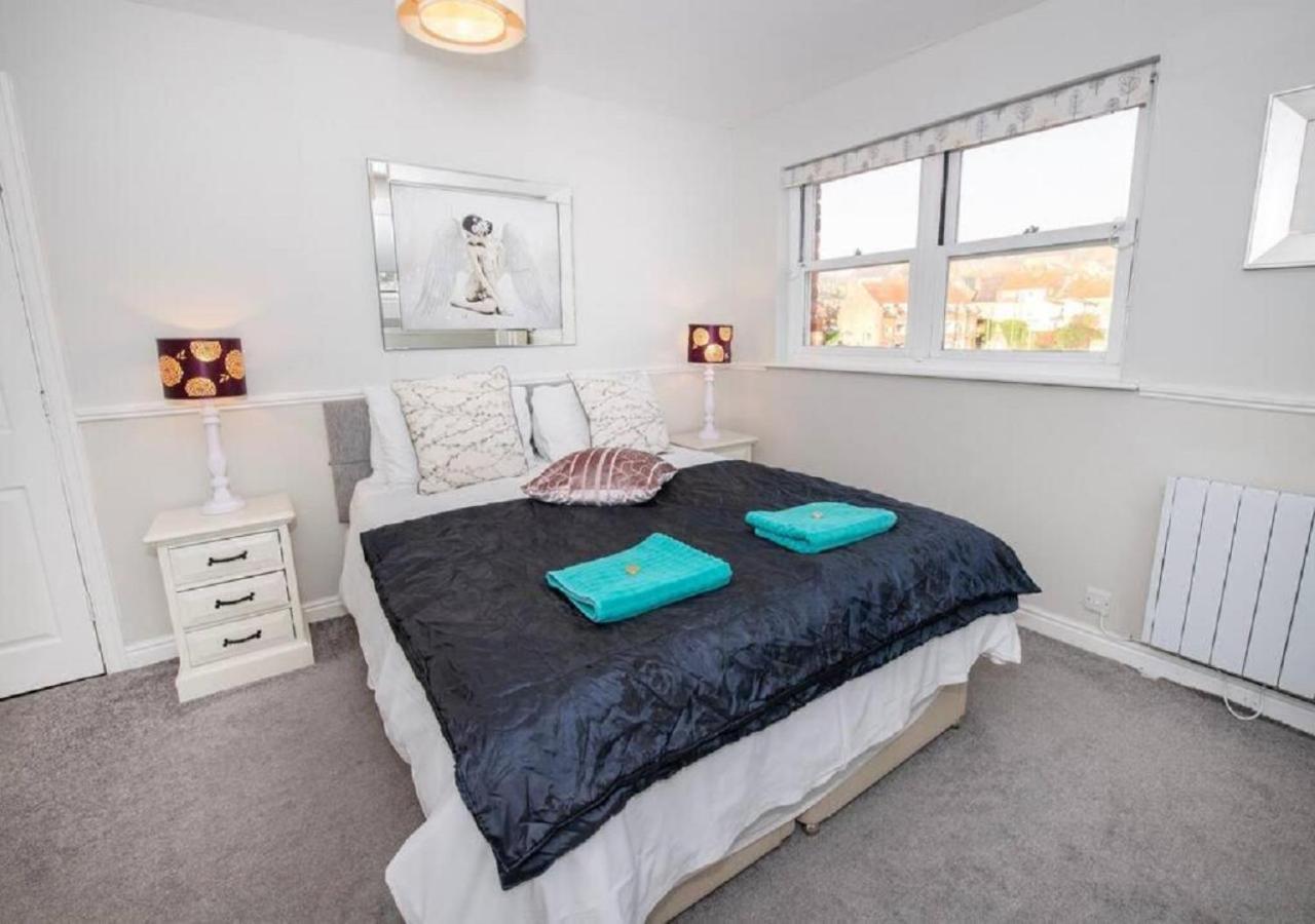 Sandmartin - Top Floor 3-Bed Apartment Sea Views & Parking Scarborough Exteriér fotografie