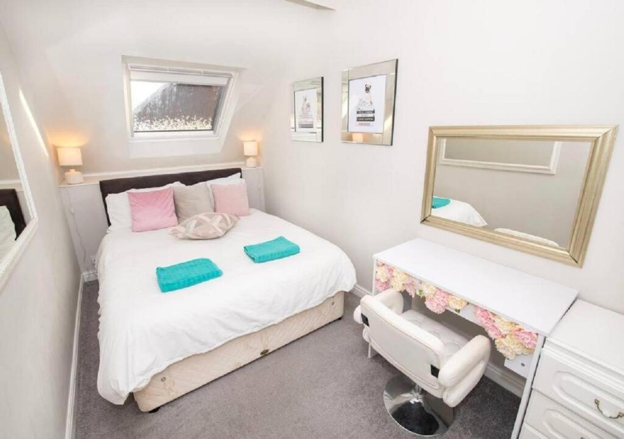 Sandmartin - Top Floor 3-Bed Apartment Sea Views & Parking Scarborough Exteriér fotografie