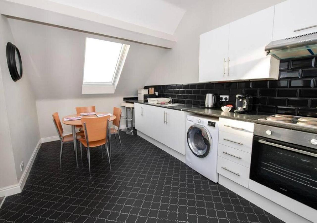 Sandmartin - Top Floor 3-Bed Apartment Sea Views & Parking Scarborough Exteriér fotografie